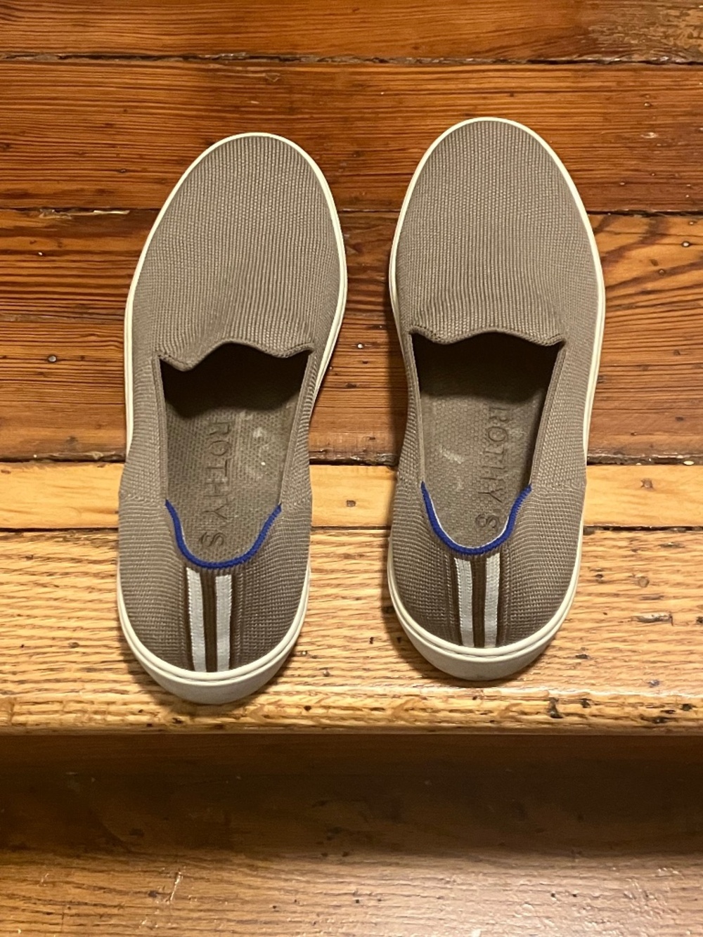 Rothy’s the original slip on sneakers women’s size 8 latte tan beige color